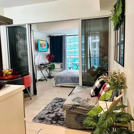 Azure Urban Resort - Modern Gaming Staycation